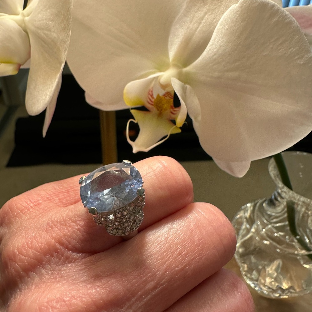 Elegant Silver and Blue Gemstone Ring